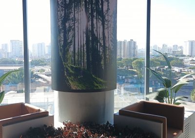 Painel de LED P1.8 curvo - coluna cilindrica
