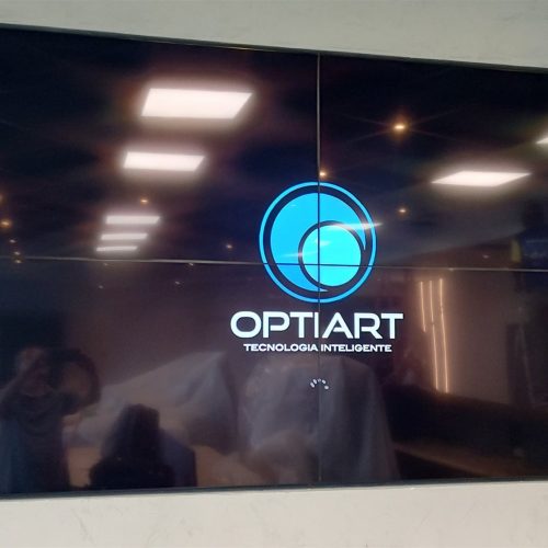 VideoWall 2x2 na Prudential São Paulo Brooklin com identidade visual na tela