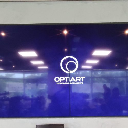 VideoWall 2x2 embutido em nicho na Prudential São Paulo Pride