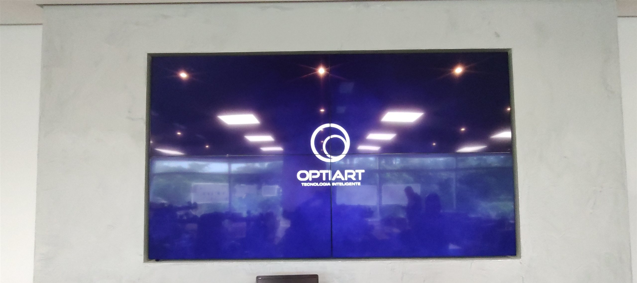 VideoWall 2x2 embutido em nicho na Prudential São Paulo Pride