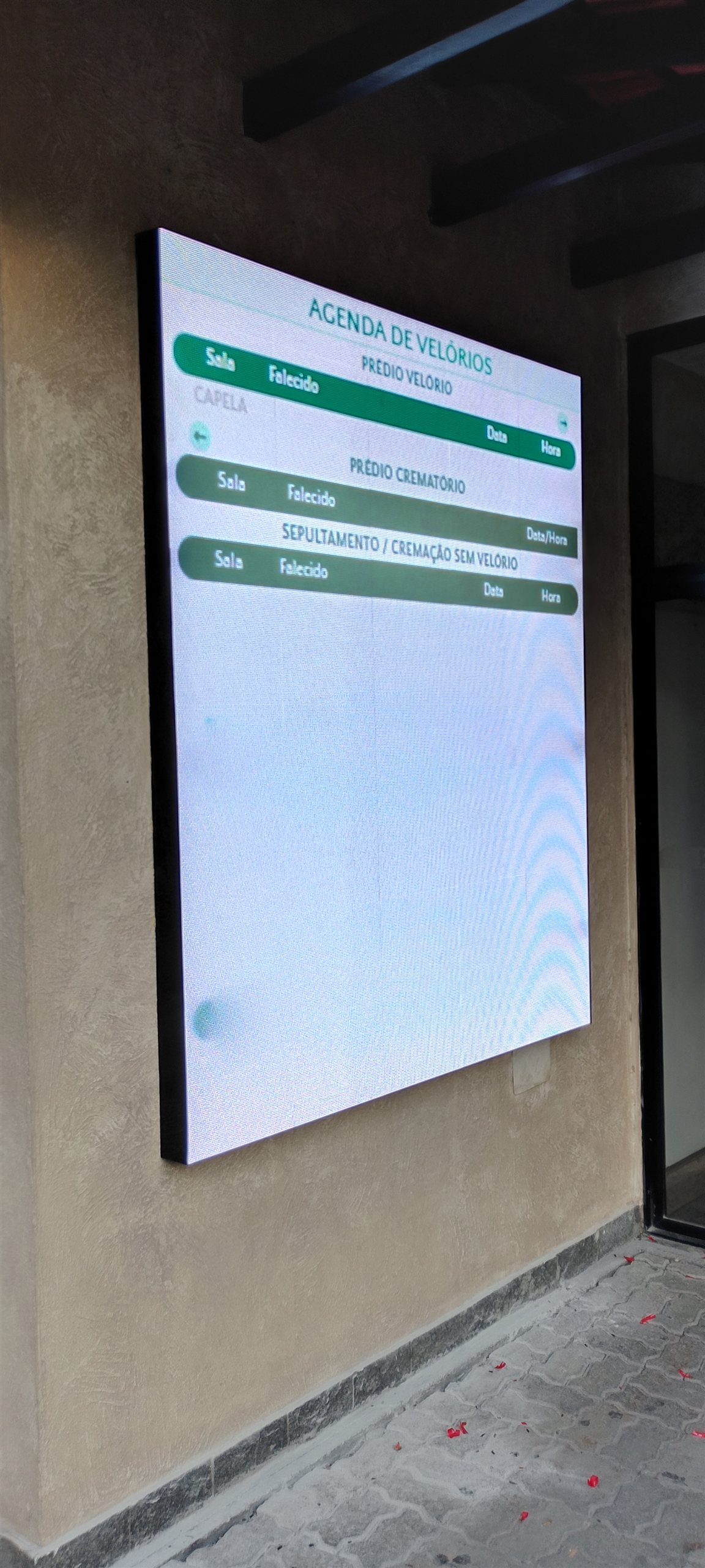 Painel de LED P4.0 outdoor exibindo agenda digital de servicos em Sao Bernardo do Campo/SP