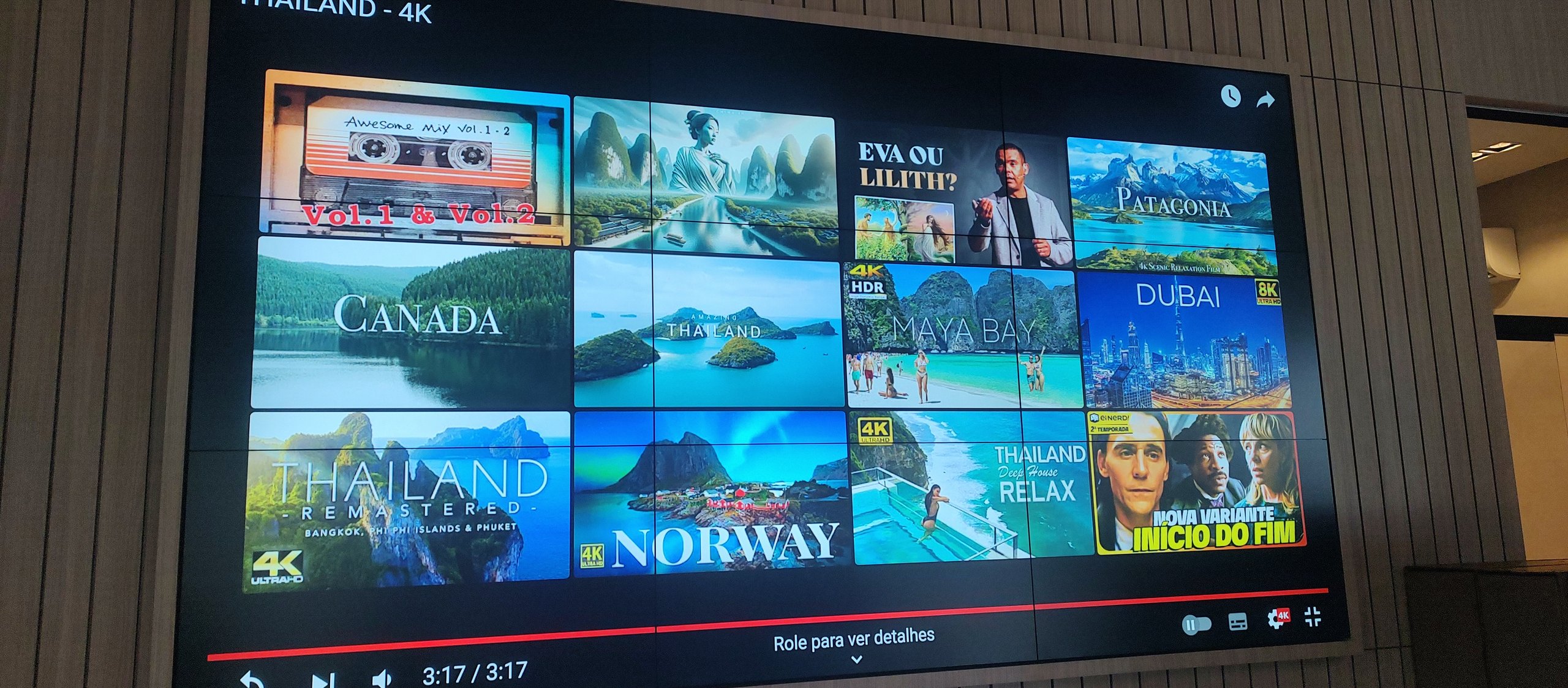 VideoWall 3x3 em operação exibindo conteúdo dividido em blocos sobre as nove telas do mural